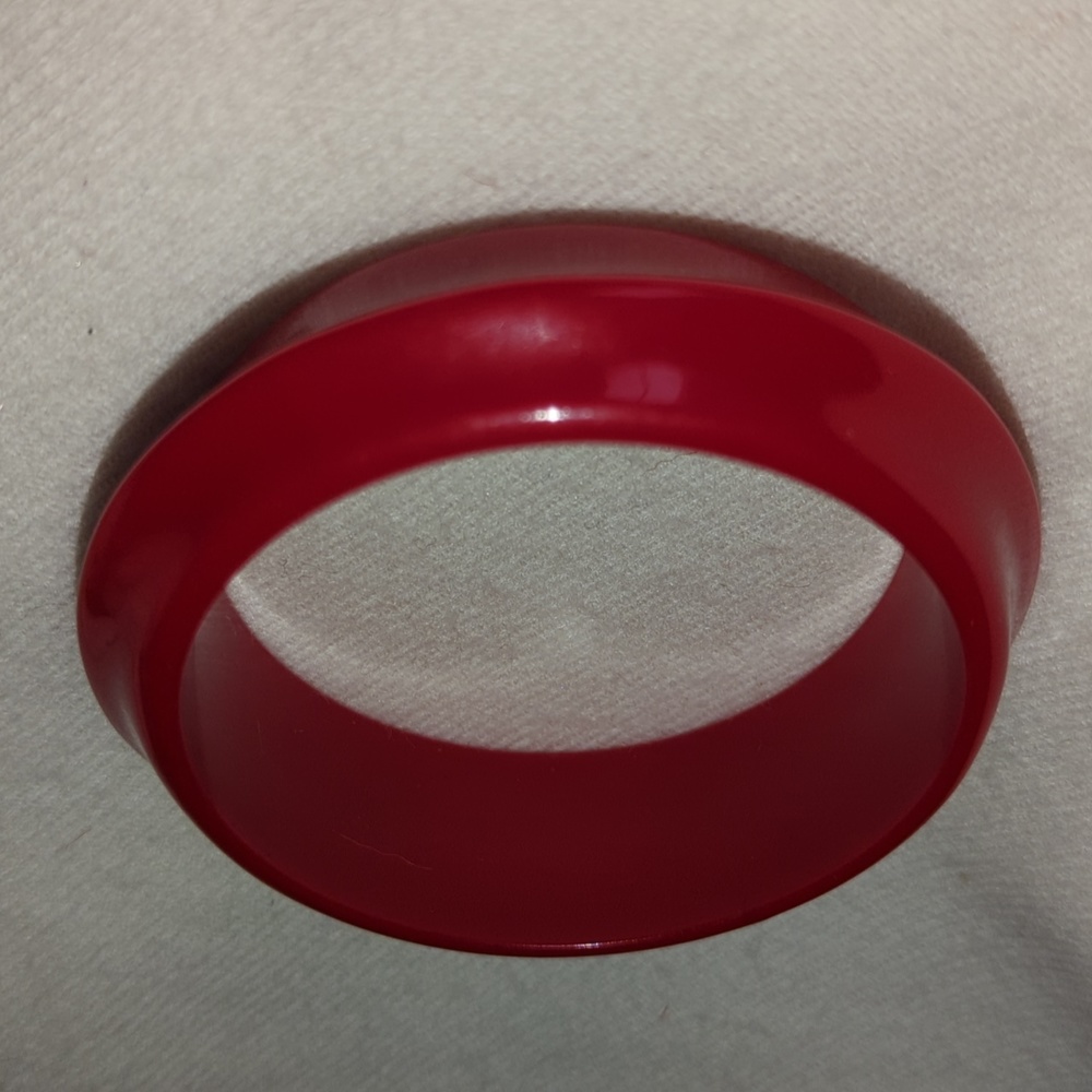 ❤️🍒 Wide Vintage Bangle Bright Cherry Red Space Age Bracelet ♥️🍒♥️ - Picture 12 of 13